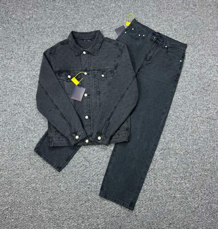 Picture of LV Sweater Suits _SKULVsz46-52sz28-34sytxH733H73441232